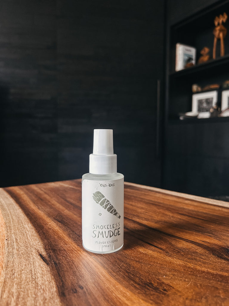 Ohi Chi Smokeless Smudge Spray in glass bottle with minimalist label